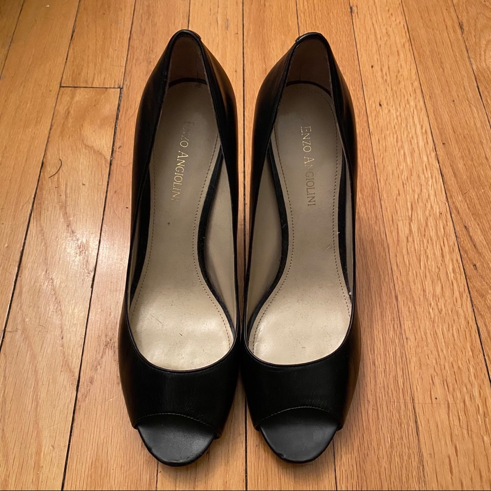 BLACK FRI PRICE DROP! Black peep toe pumps